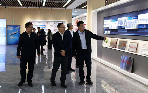 中國鋼研黨委副書記、總經(jīng)理高宏斌一行 到航產(chǎn)集團(tuán)調(diào)研